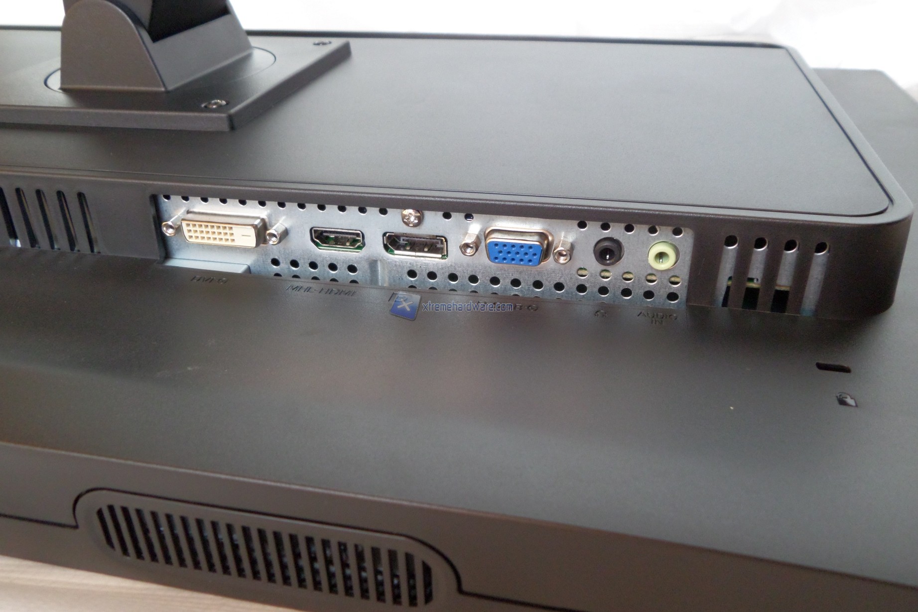 AOC U2868PQU 08